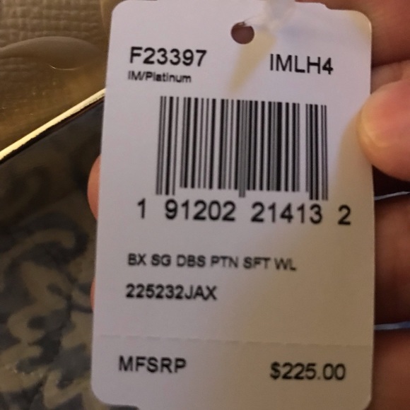 LAST ONE LEFT New in box Coach nude patent wallet w/ gold charms - Picture 9 of 16